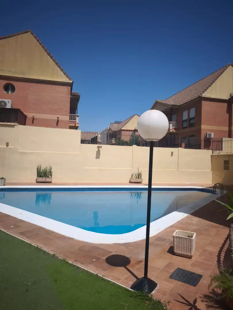Piscina de Casa adosada en venta en Melilla con Aire acondicionado, Jardín privado y Terraza