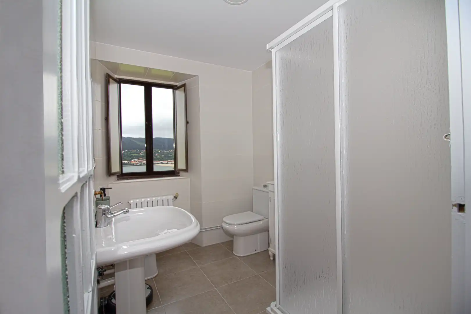 Baño de Casa o chalet de alquiler en Cedeira con Calefacción, Jardín privado y Parquet