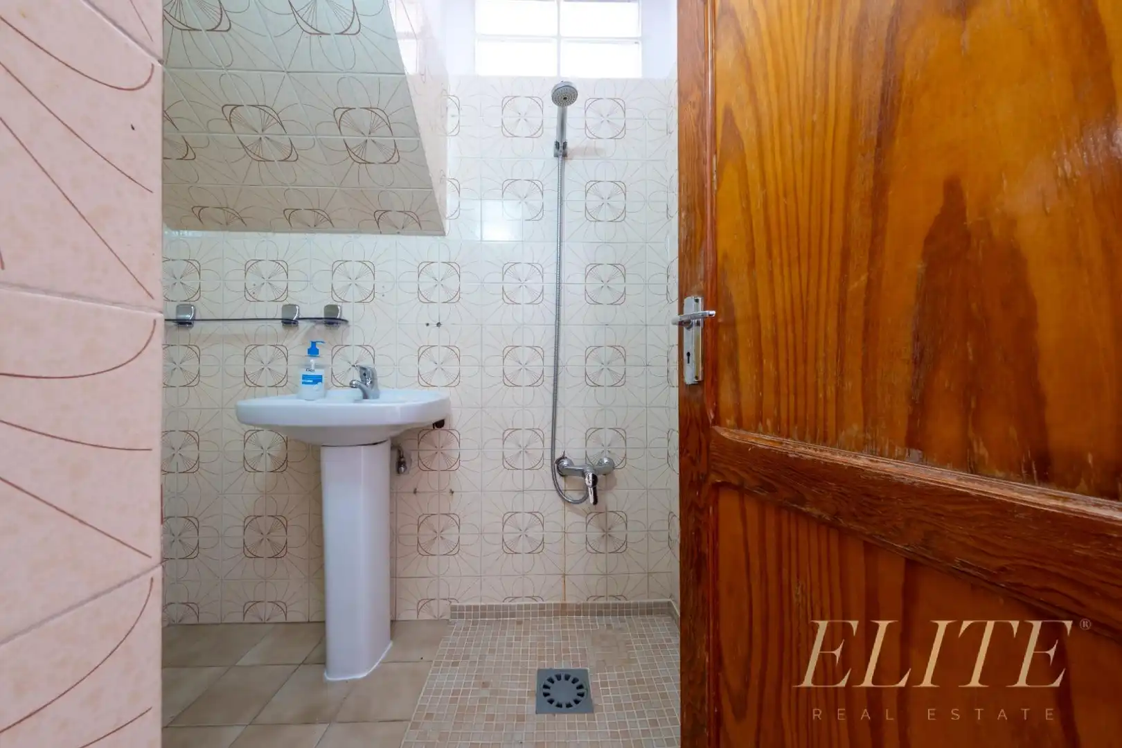 Badezimmer von Gebäude zum Verkauf in Mogán