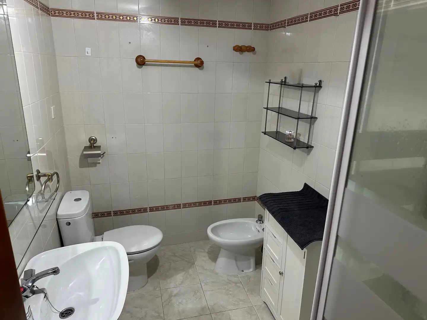 Baño de Piso en venta en Benalmádena con Terraza, Trastero y Amueblado