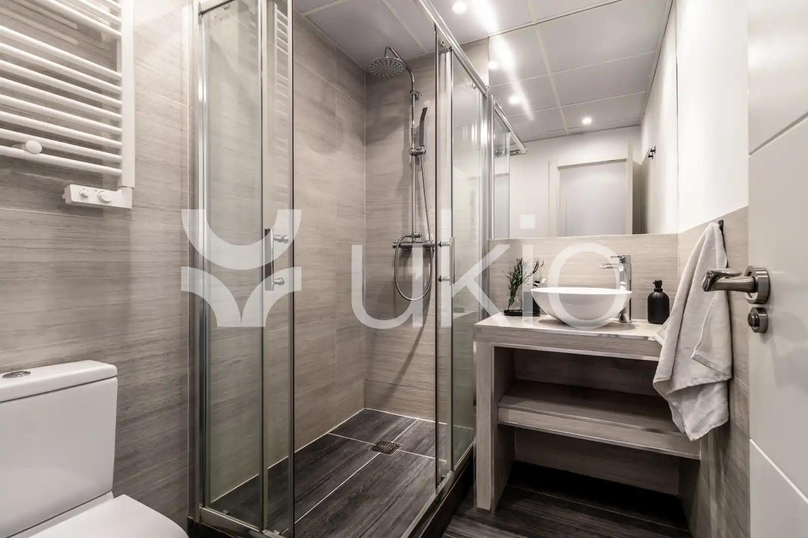 Baño de Apartamento de alquiler en Madrid con Aire acondicionado, Calefacción y Amueblado