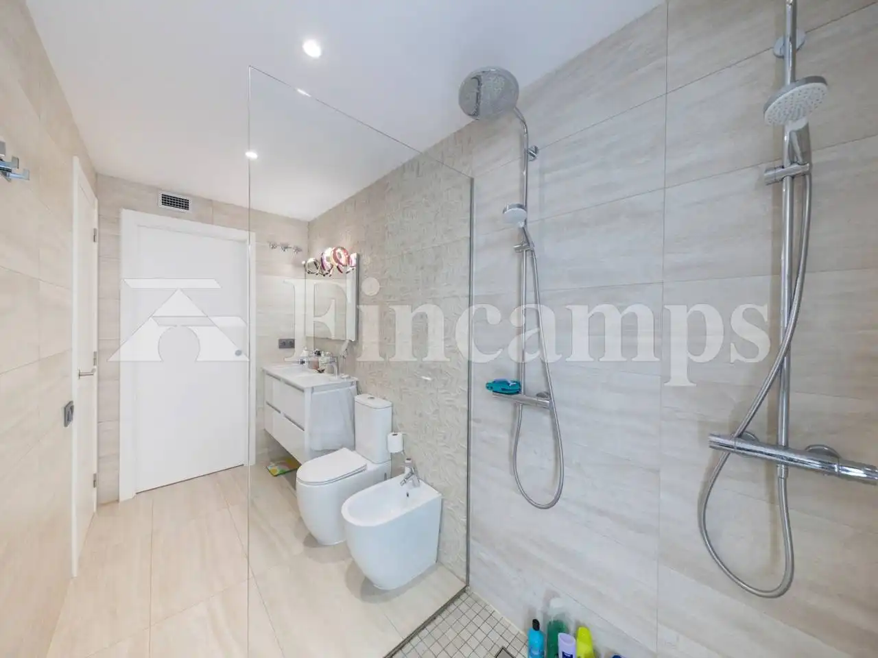 Bathroom of Detached homes for sale in Sabadell  with Air Conditioner, Heating and Private garden