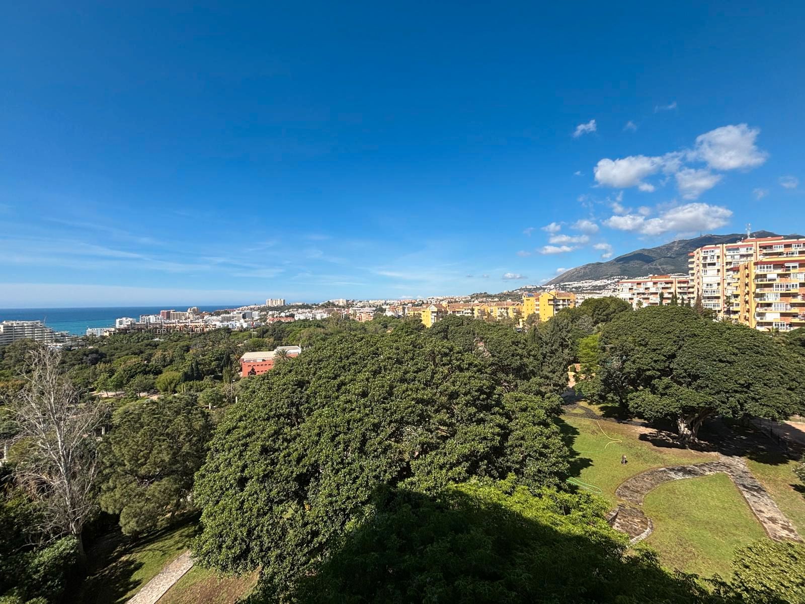 Exterior view of Study for sale in Benalmádena  with Air Conditioner, Terrace and Furnished