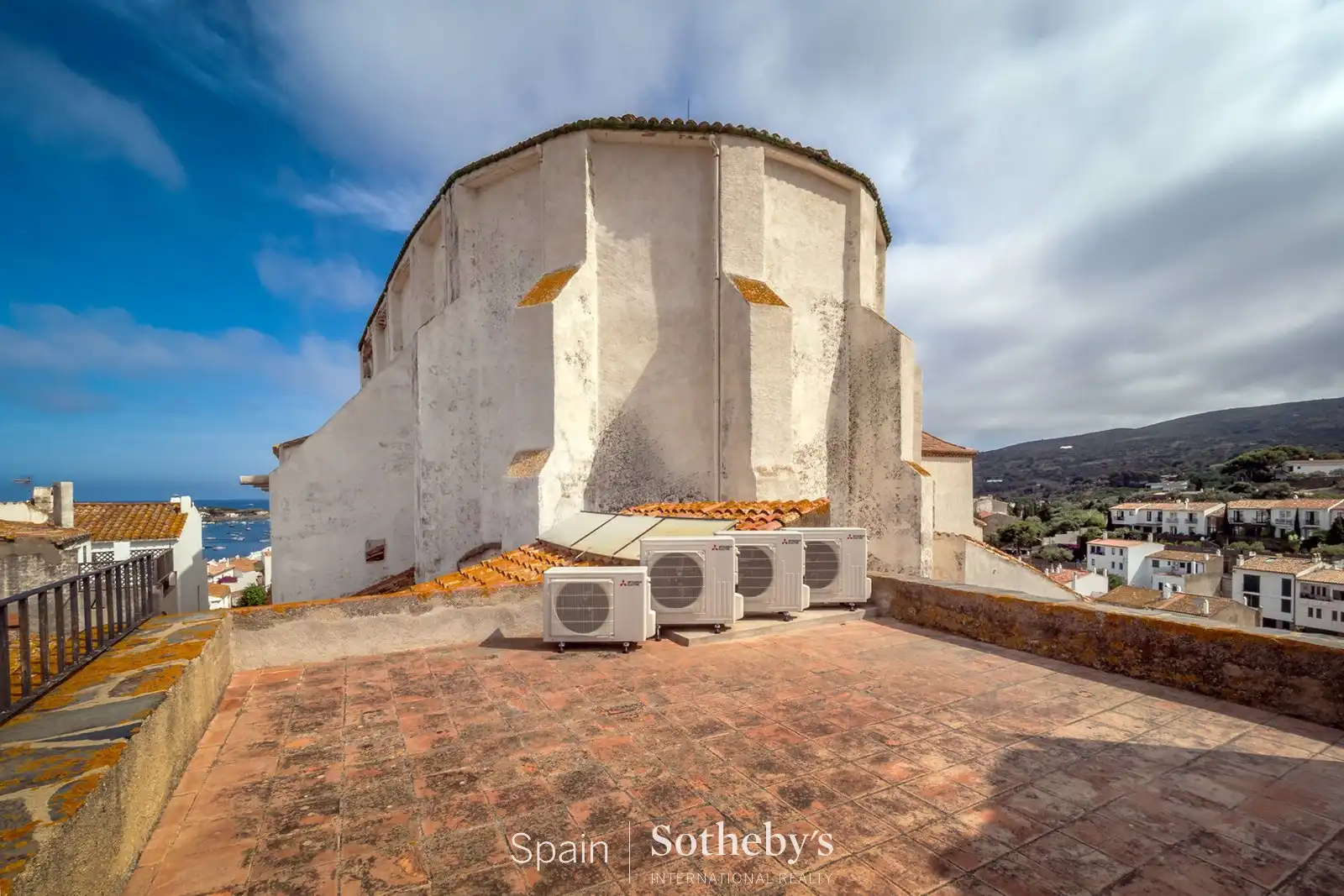 Vista exterior de Casa o xalet en venda en Cadaqués amb Aire condicionat, Jardí privat i Terrassa