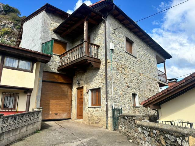 Casa-chalet en Venta en Lugar VILLAMARCEL, 76 en Quirós