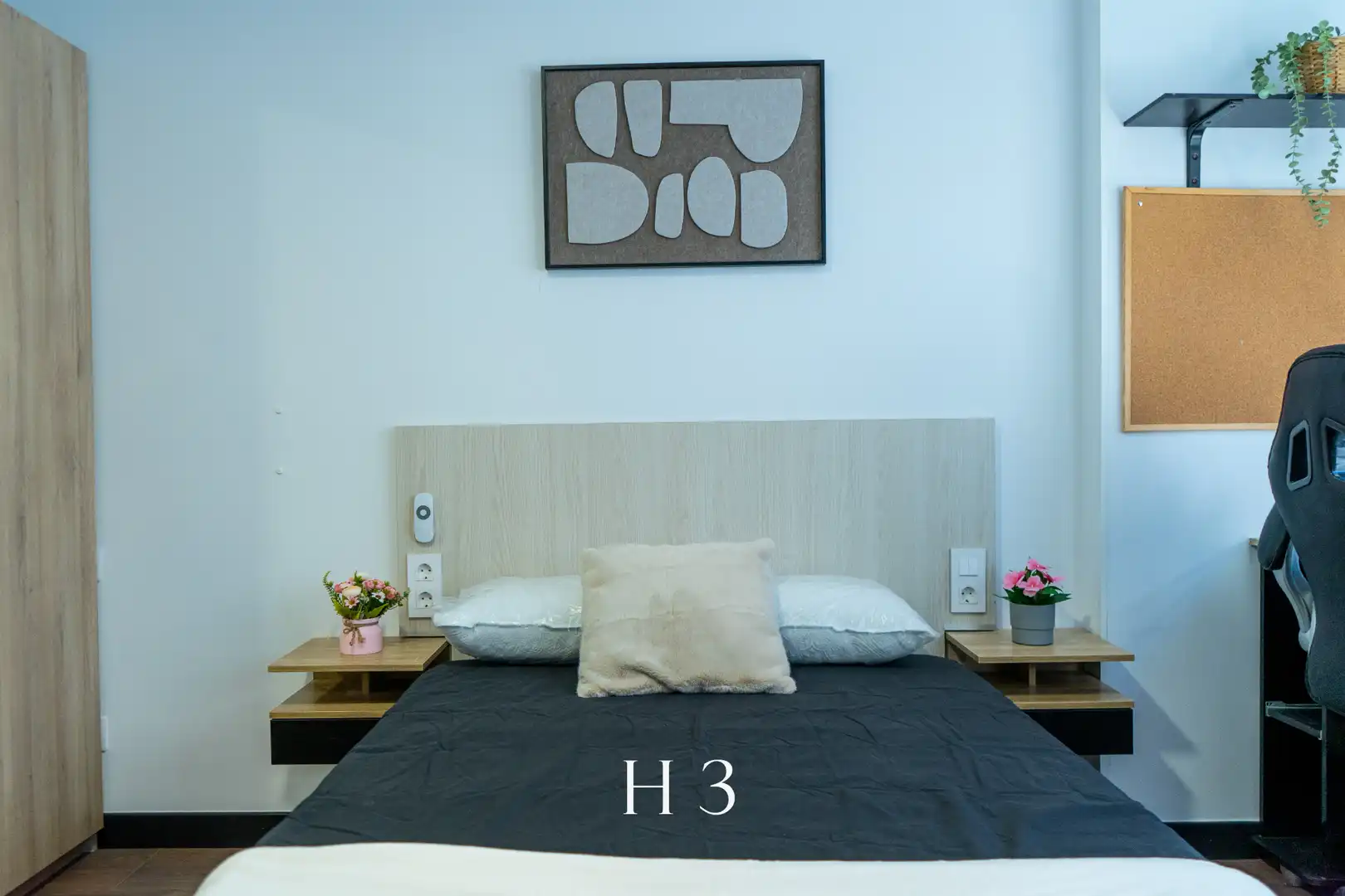 Bedroom of Flat for share in Zaragoza  with Air Conditioner, Heating and Private garden