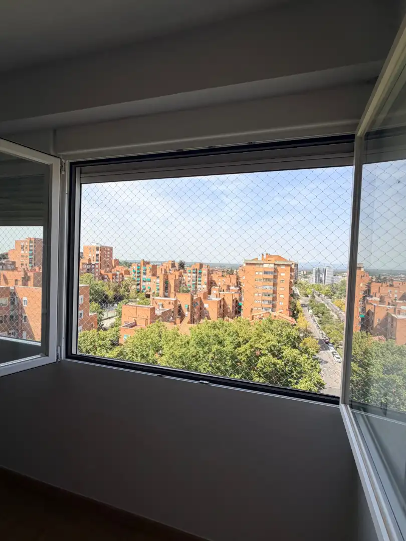 Vista exterior de Piso en venta en Madrid con Aire acondicionado, Calefacción y Parquet