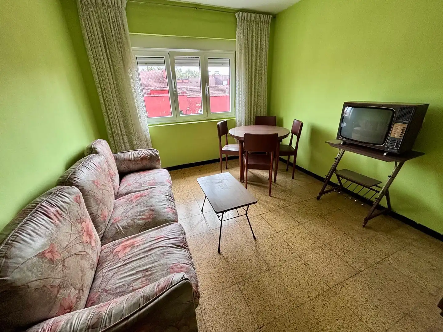 Sala de estar de Piso en venta en Gijón  con Amueblado y Horno