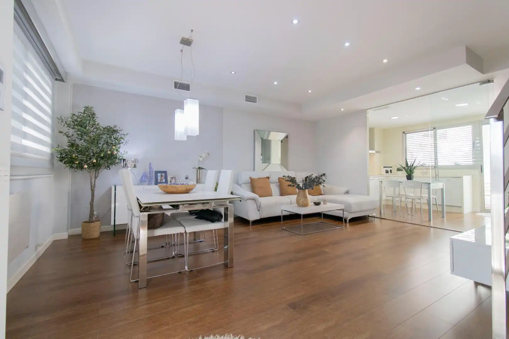 Living room of Houses for sale in Quart de Poblet
