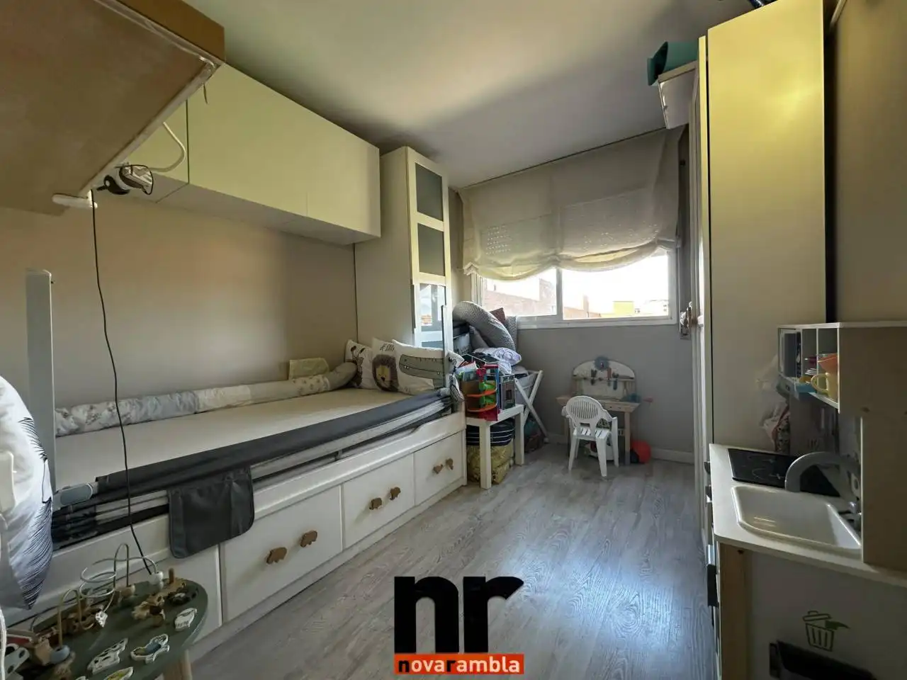 Wohnung zur Miete in Rambla Pinetons, Can Clos - Pinetons