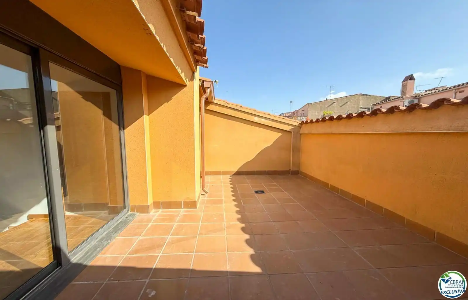 Terrasse von Wohnungen zum Verkauf in Figueres mit Klimaanlage