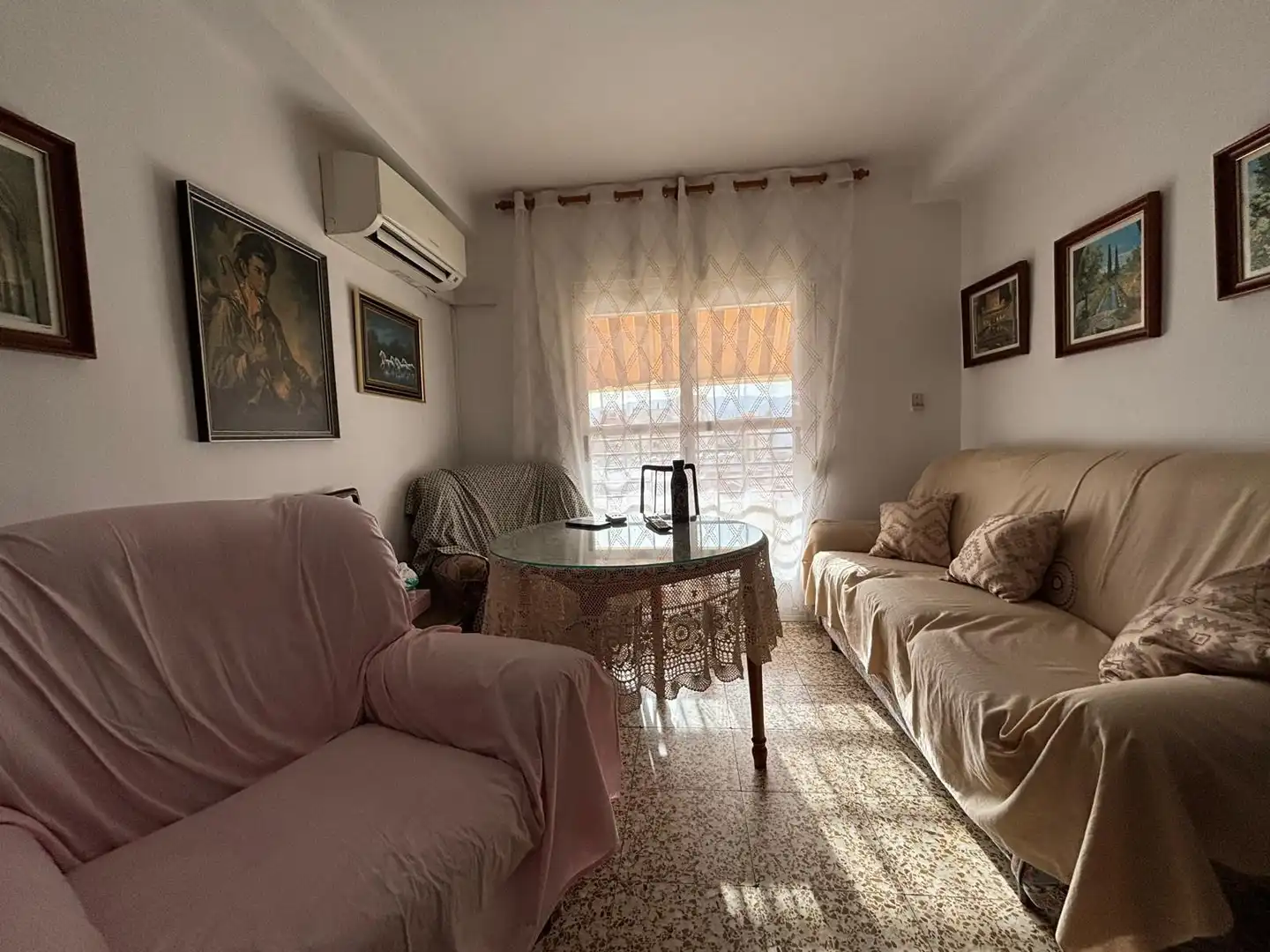 Sala d'estar de Pis en venda en Almería amb Aire condicionat, Terrassa i Moblat