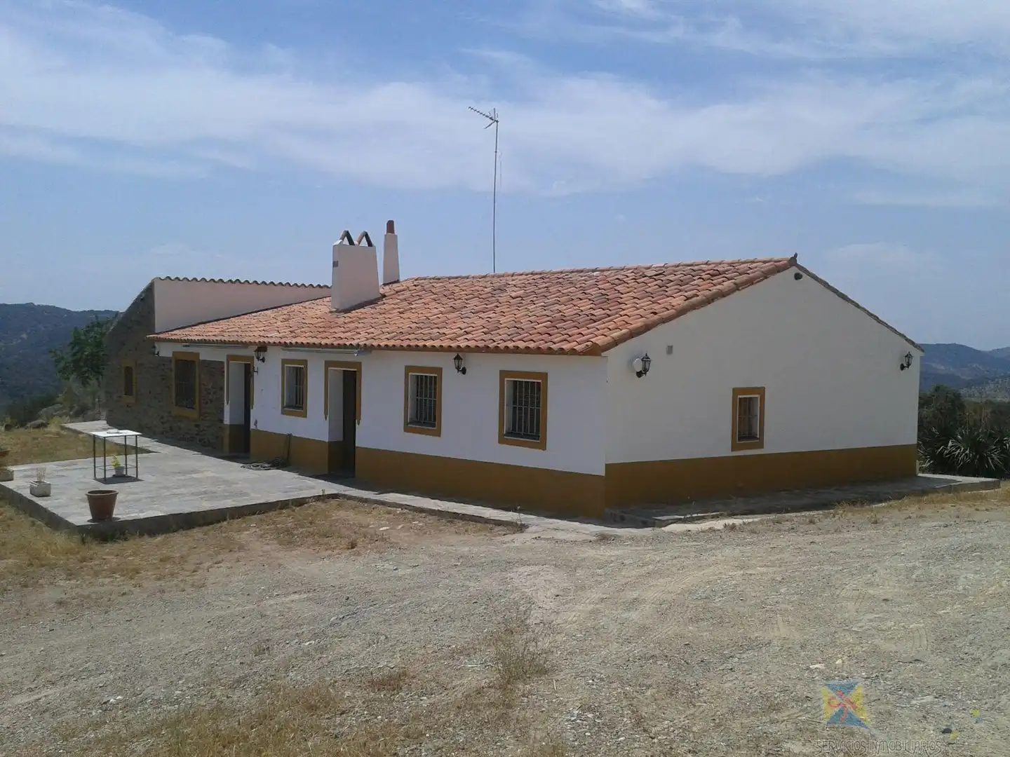 Vista exterior de Finca rústica en venta en Encinasola