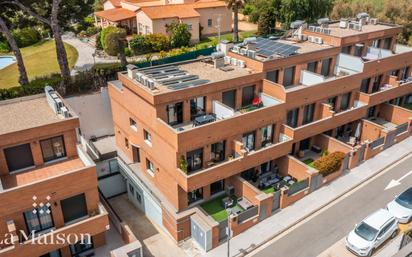 Exterior view of House or chalet for sale in Sant Andreu de Llavaneres  with Air Conditioner, Heating and Private garden