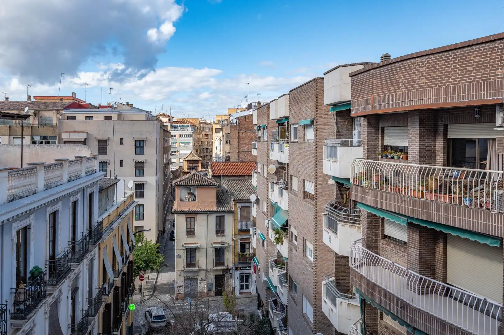 Vista exterior de Pis en venda en Granada amb Aire condicionat, Calefacció i Moblat