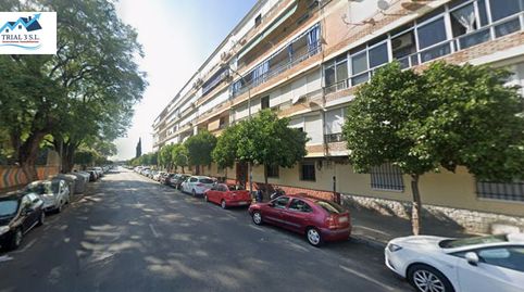 Foto 2 de Piso en venta en Calle Ciudad de Chiva, Parque Alcosa, Sevilla Capital