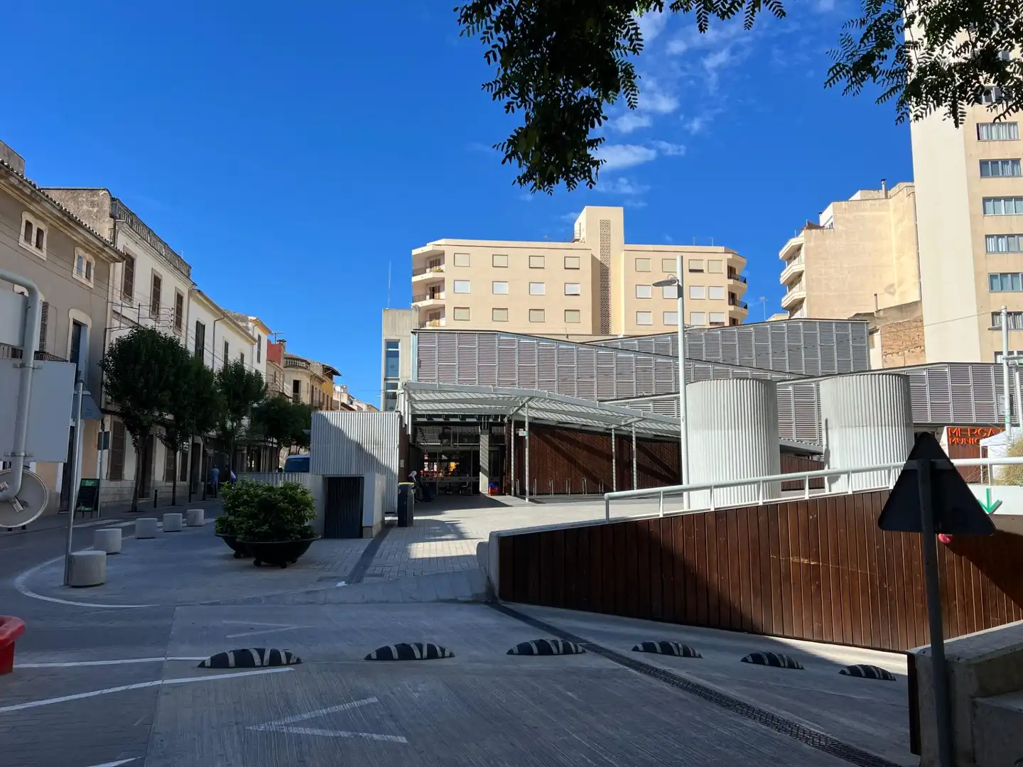 Vista exterior de Edificio en venta en Inca
