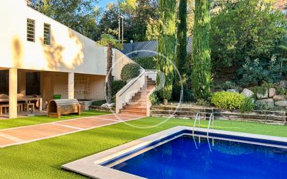 Piscina de Casa o xalet en venda en Matadepera amb Aire condicionat, Calefacció i Jardí privat