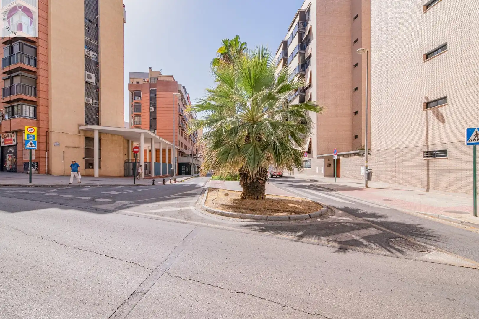 Exterior view of Flat for sale in Granada  with Air Conditioner, Heating and Terrace