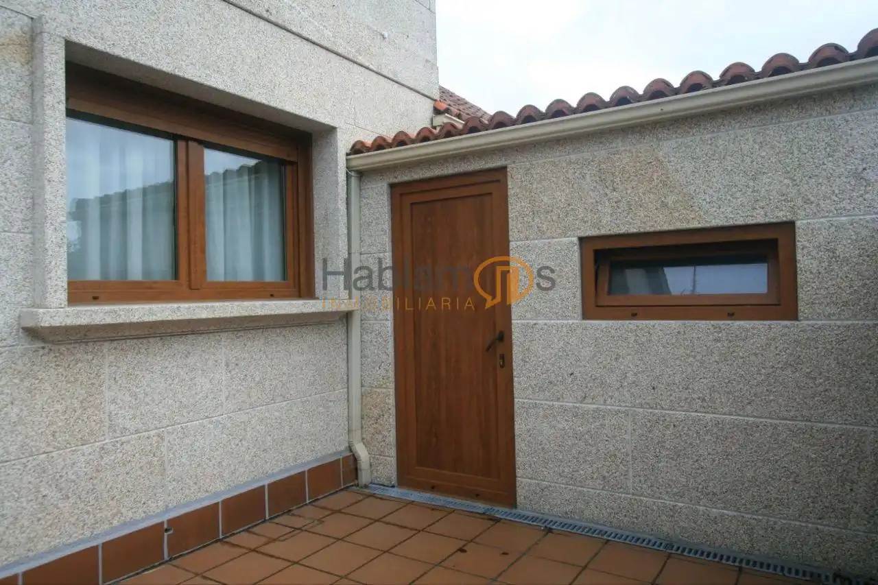 Vista exterior de Casa o chalet en venta en Vilagarcía de Arousa con Calefacción, Jardín privado y Terraza