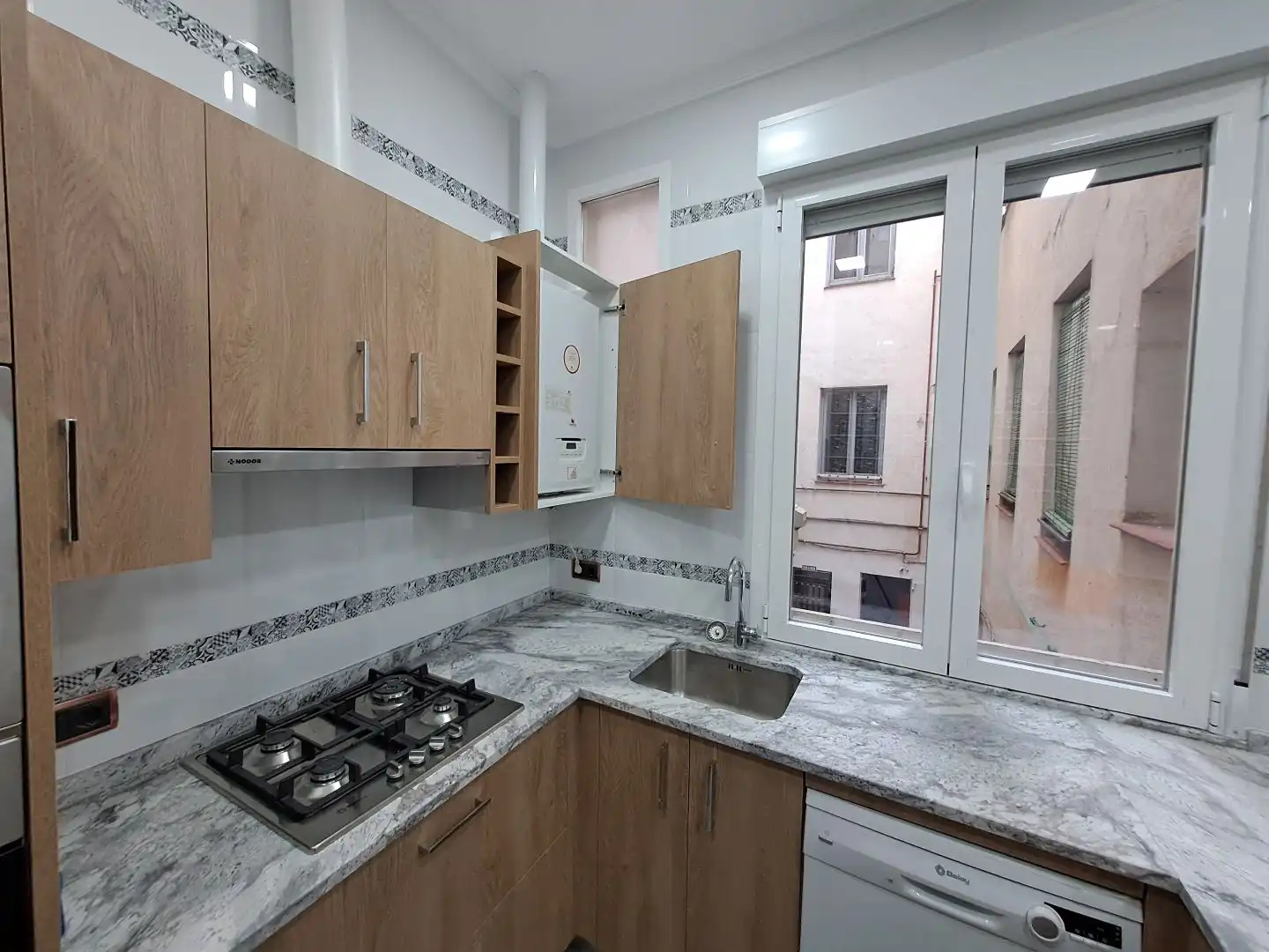 Küche von Wohnung zur Miete in  Madrid Capital