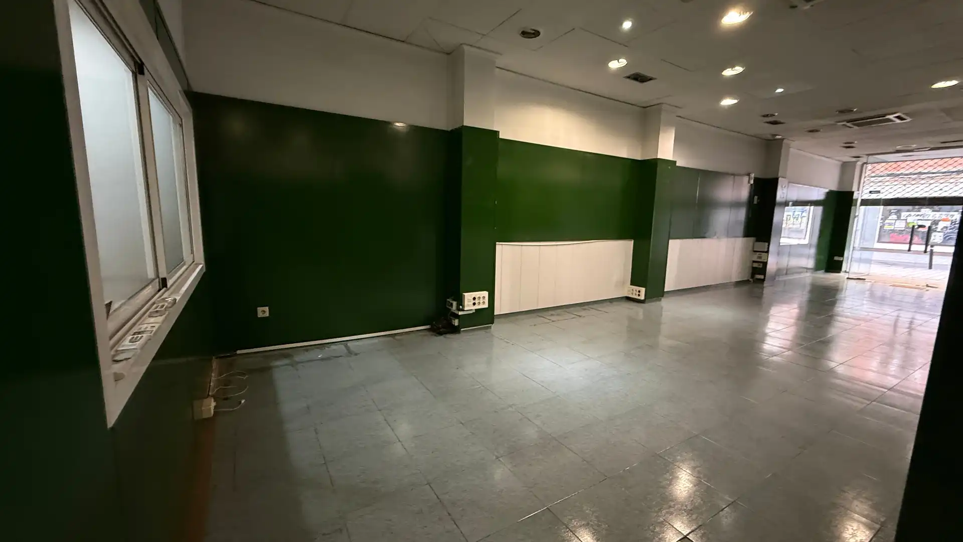 Local en venta en Albacete con Aire acondicionado, Calefacción y Parquet