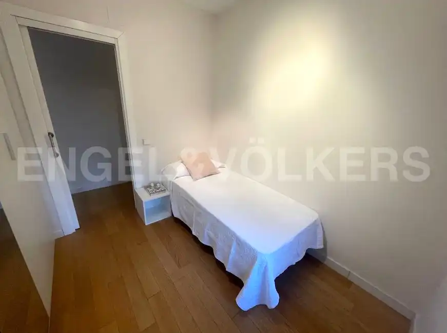 Schlafzimmer von Wohnungen zur Miete in Madrid mit Klimaanlage, Heizung und Möbliert