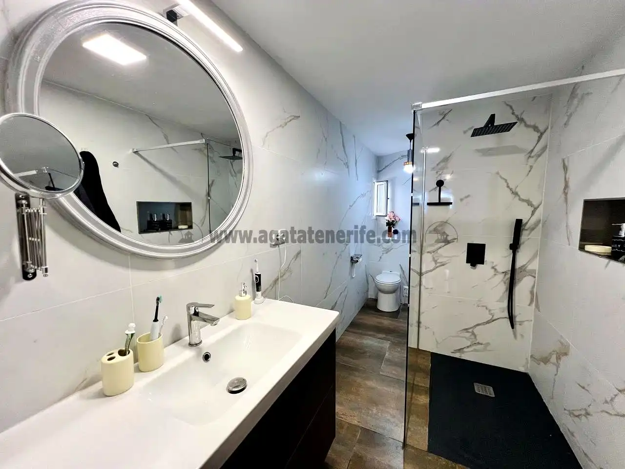 Baño de Piso en venta en Los Realejos con Parquet y Amueblado