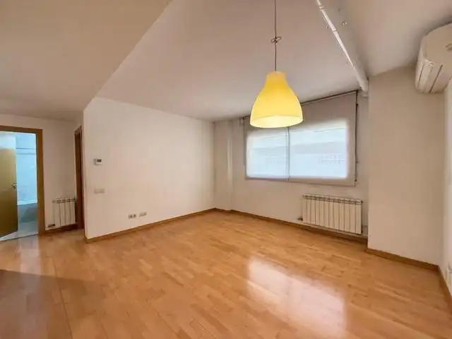 Flat for rent in Sabadell  with Heating and Parquet flooring