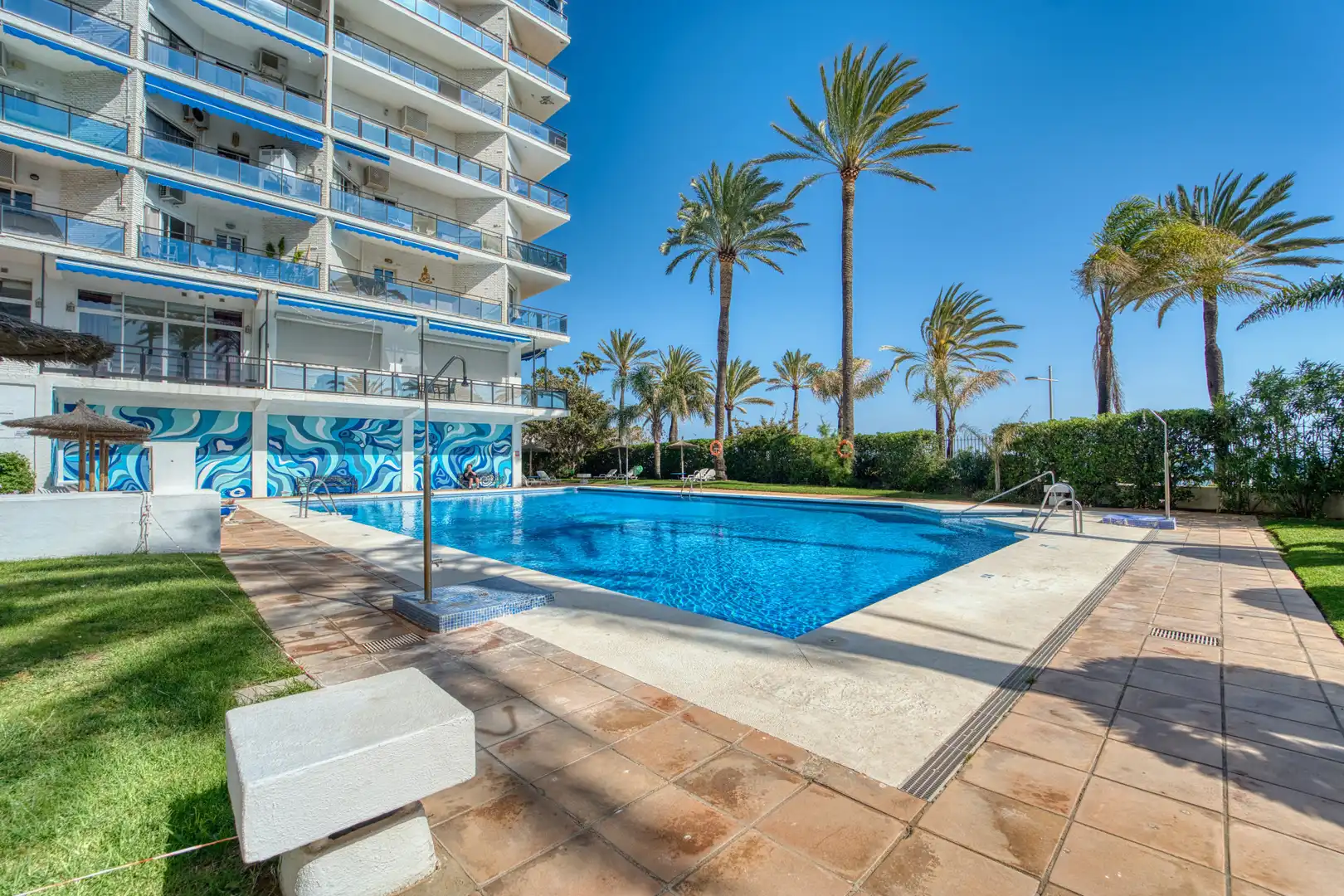 Piscina de Dúplex en venda en Marbella amb Calefacció, Terrassa i Piscina