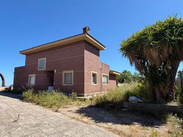 Vista exterior de Casa o xalet en venda en Tarragona amb Jardí privat, Terrassa i Alarma