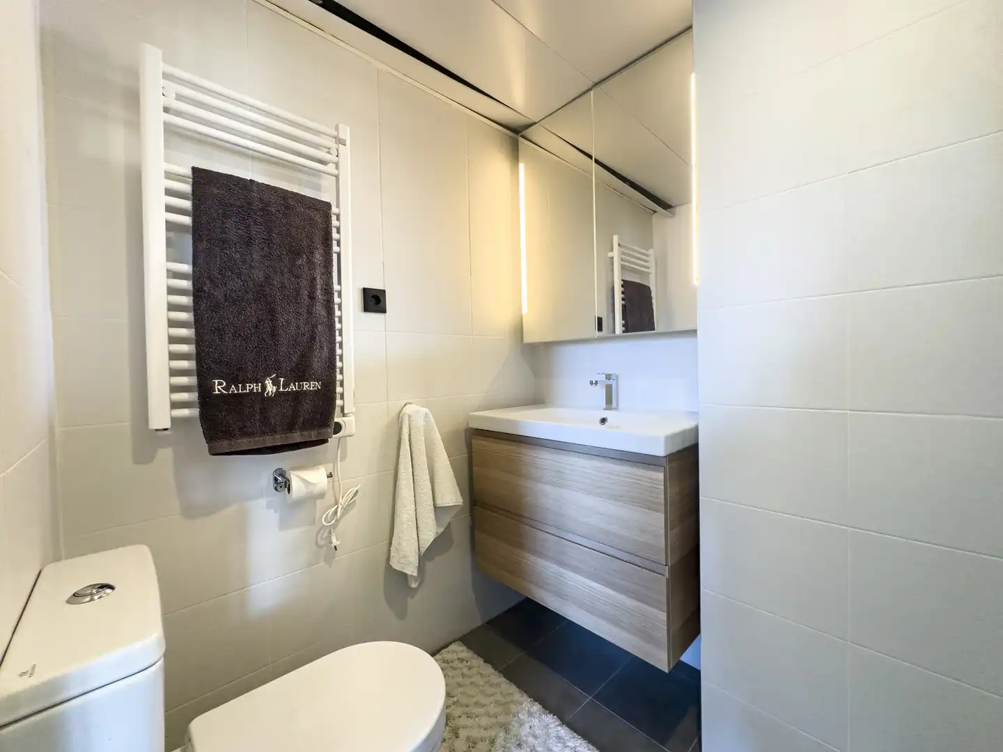 Baño de Ático en venta en Estepona con Calefacción, Terraza y Trastero