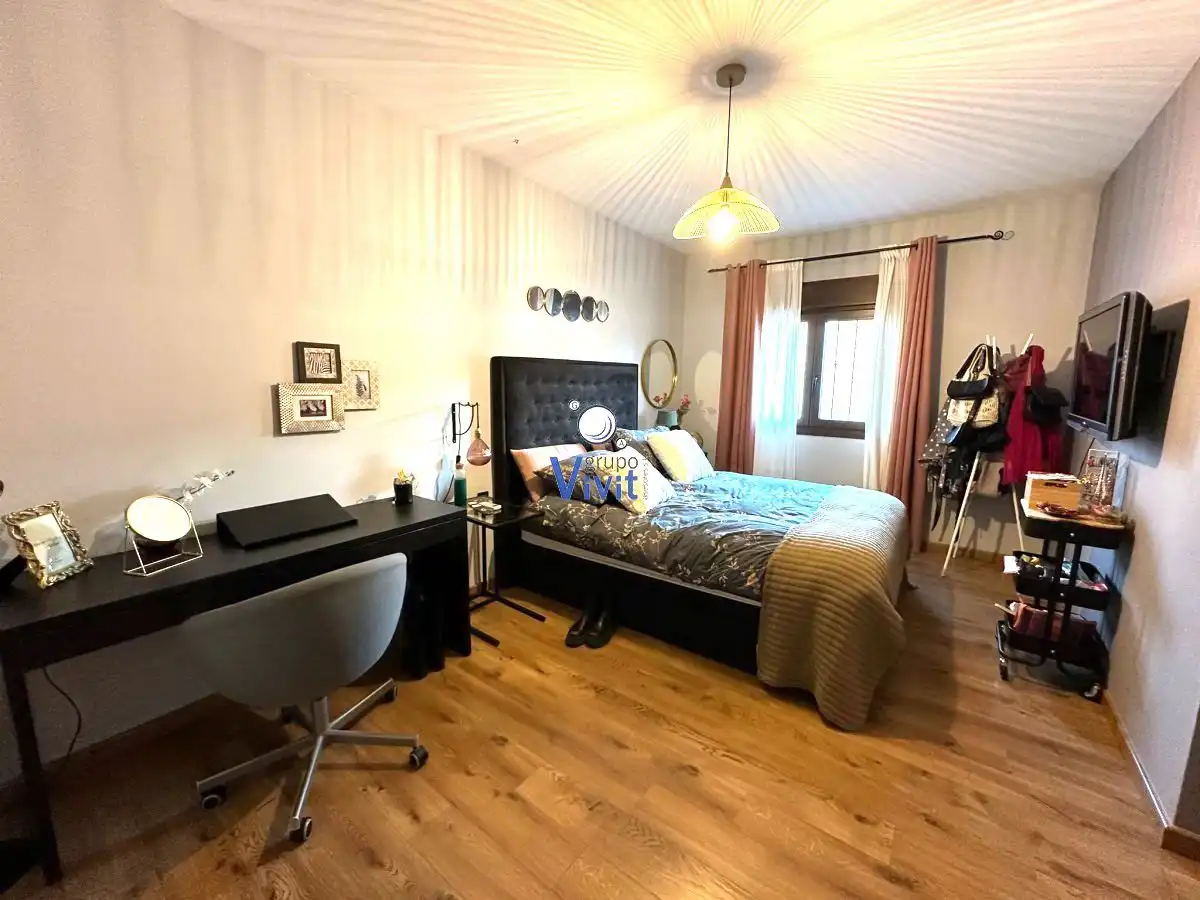 Dormitori de Casa o xalet en venda en Alcalá de Guadaira amb Aire condicionat, Jardí privat i Terrassa