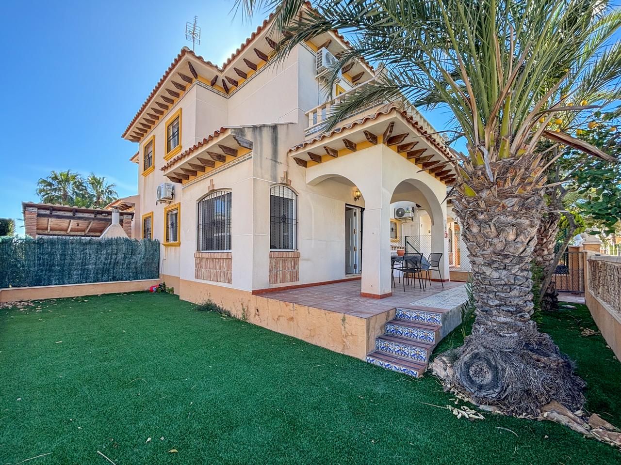 Exterior view of House or chalet for sale in Elche / Elx  with Air Conditioner, Private garden and Terrace