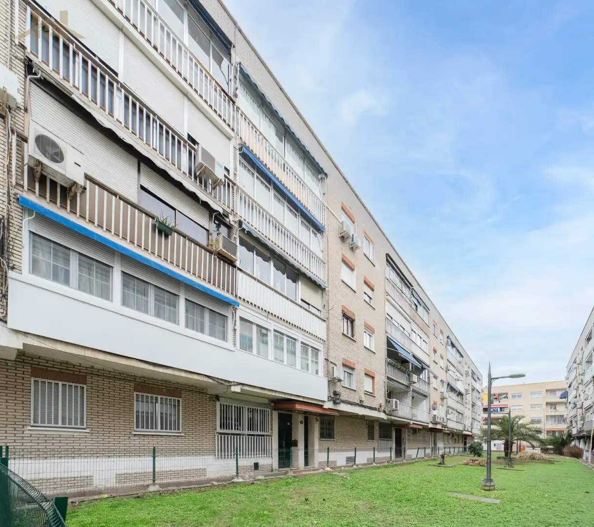 Exterior view of Flat for sale in Parla  with Air Conditioner and Swimming Pool