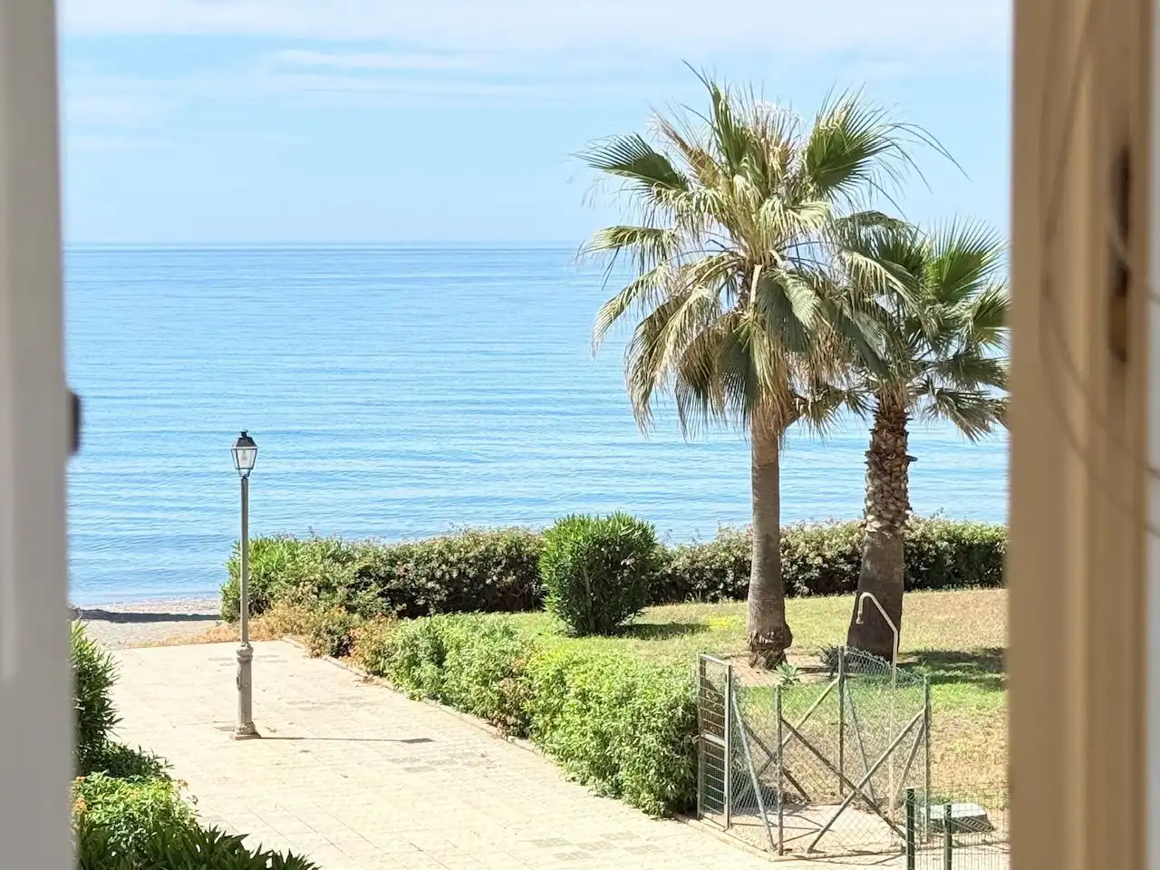 Vista exterior de Piso en venta en Torrox