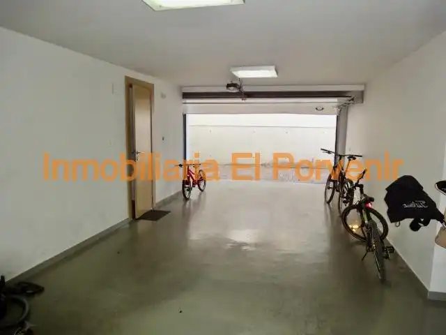 Parking de Casa o chalet en venta en Torrent con Aire acondicionado, Calefacción y Jardín privado