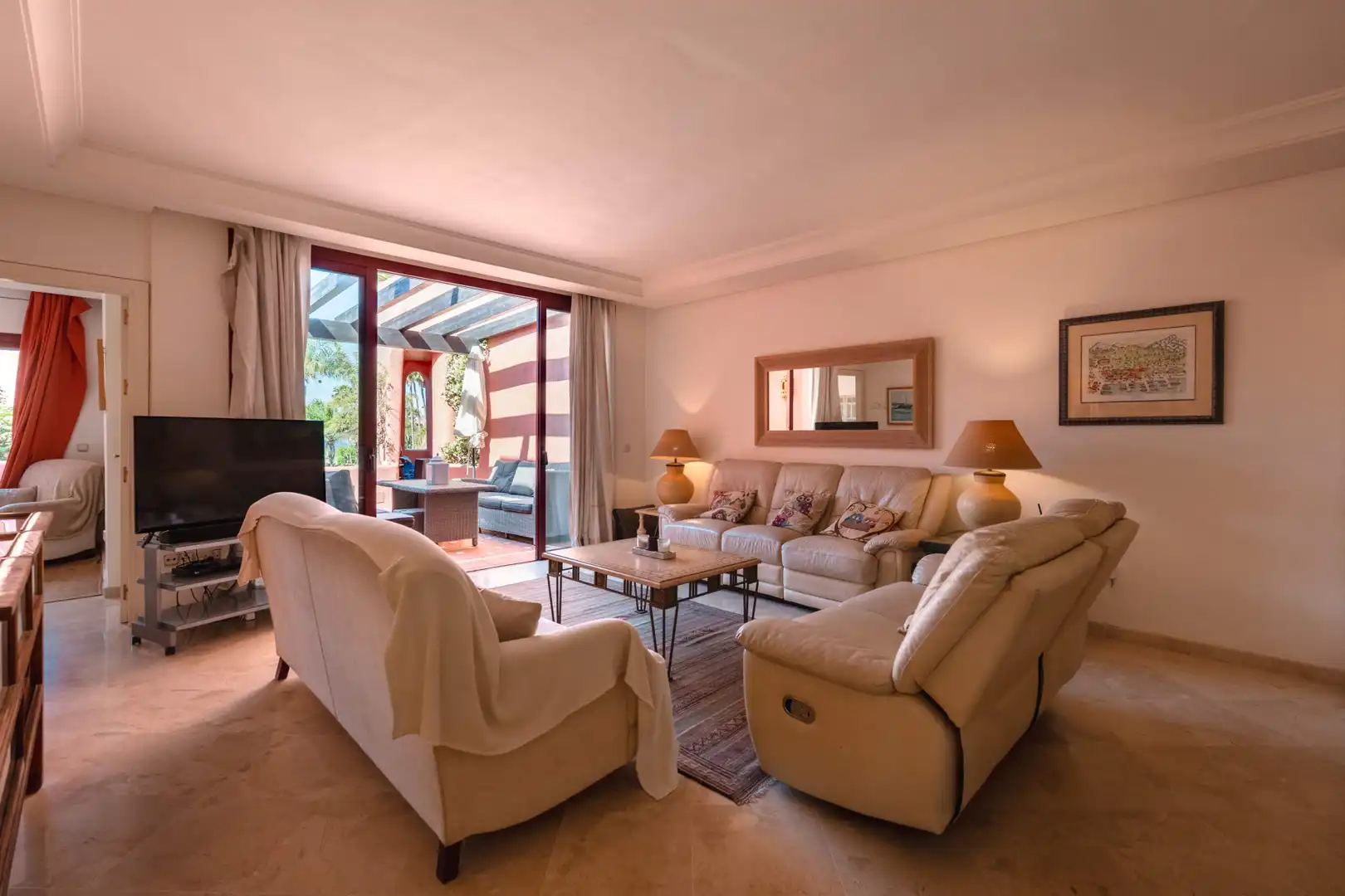 Living room of Attic for sale in Estepona  with Air Conditioner, Terrace and Swimming Pool