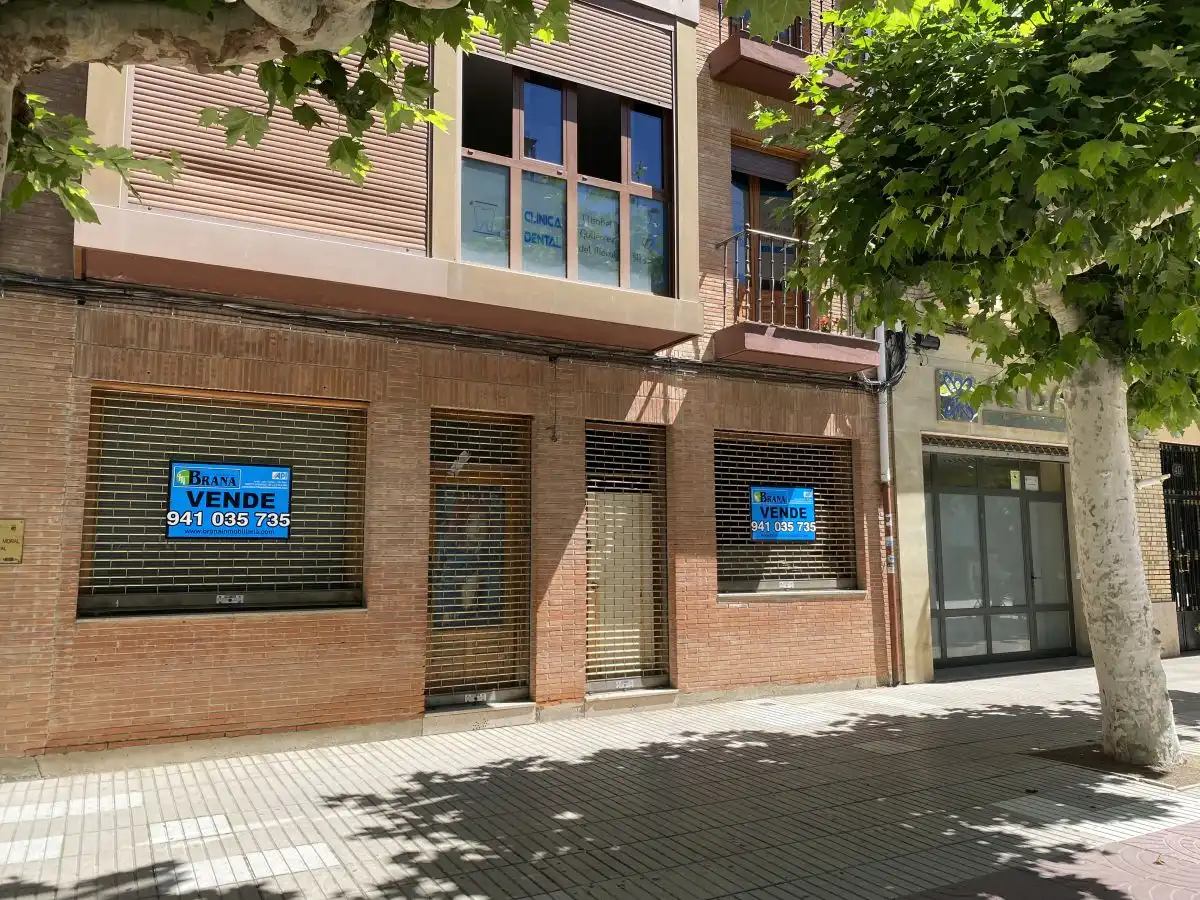 Local comercial en venta en Juan Carlos I 42