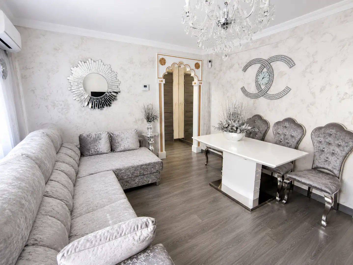 Living room of Flat for sale in Medina del Campo  with Air Conditioner, Heating and Parquet flooring