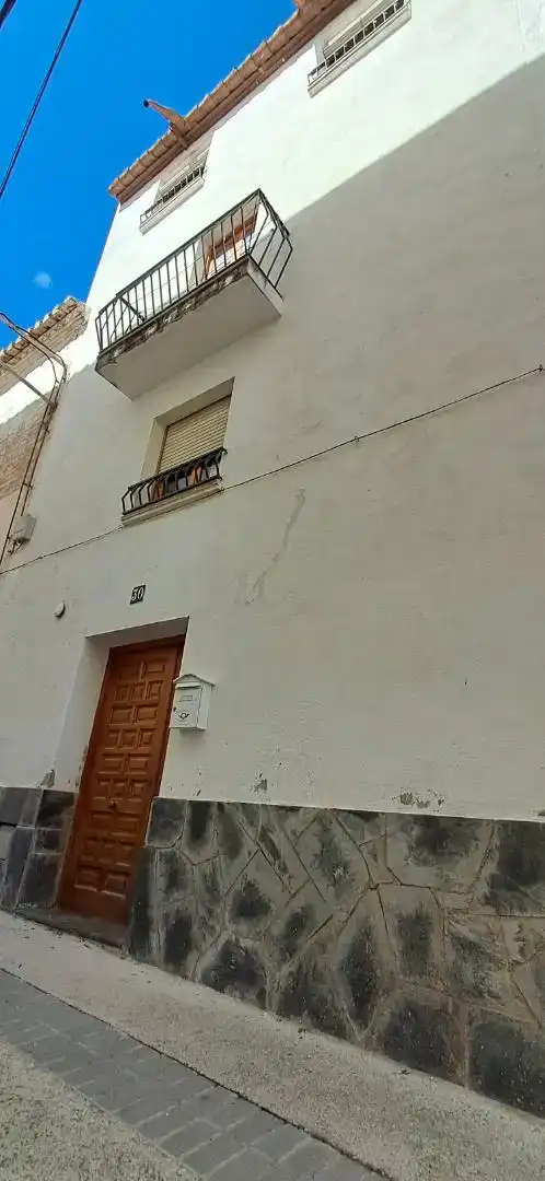 Vista exterior de Casa adosada en venda en Tivenys amb Aire condicionat