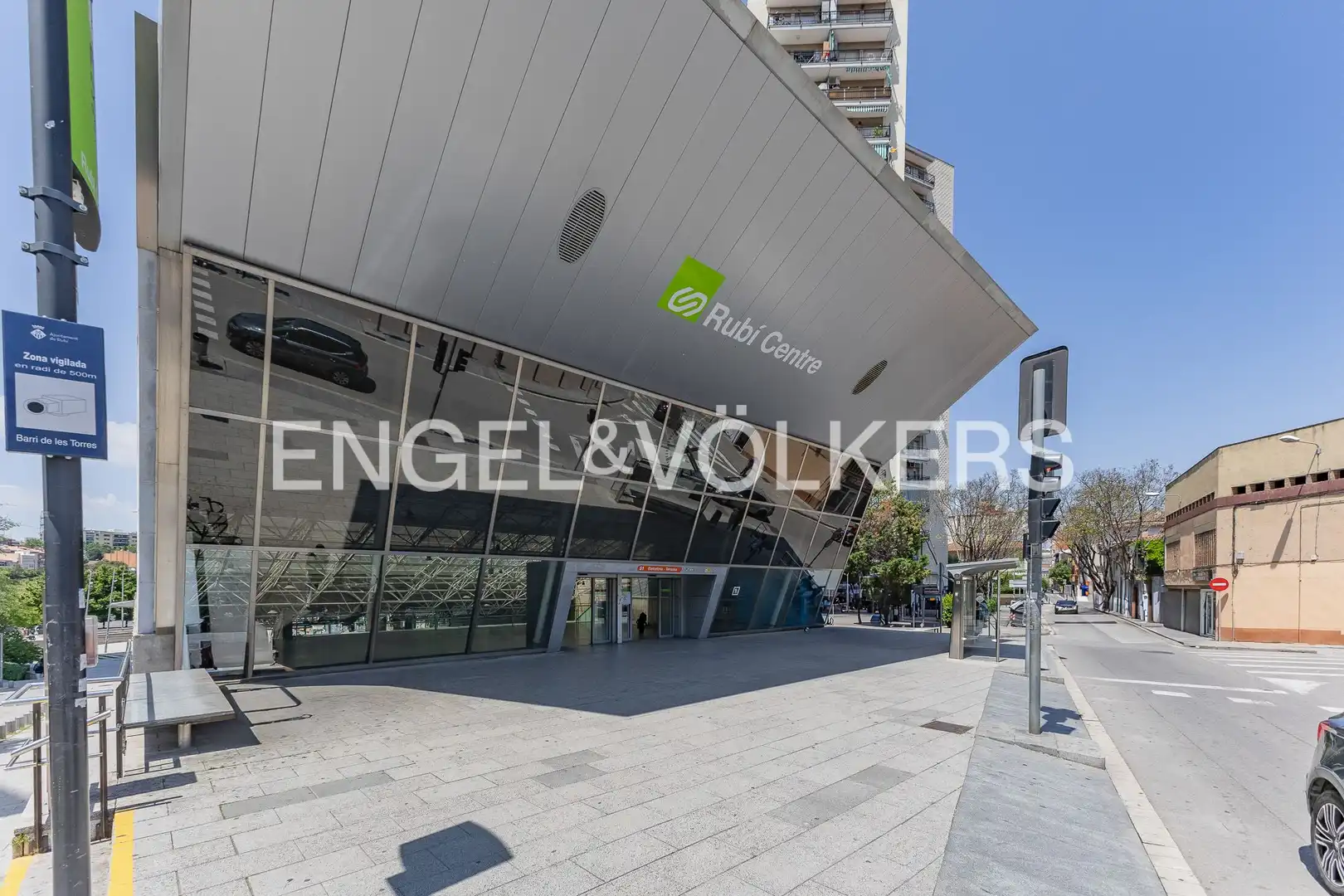 Vista exterior de Casa o chalet en venta en Rubí con Calefacción