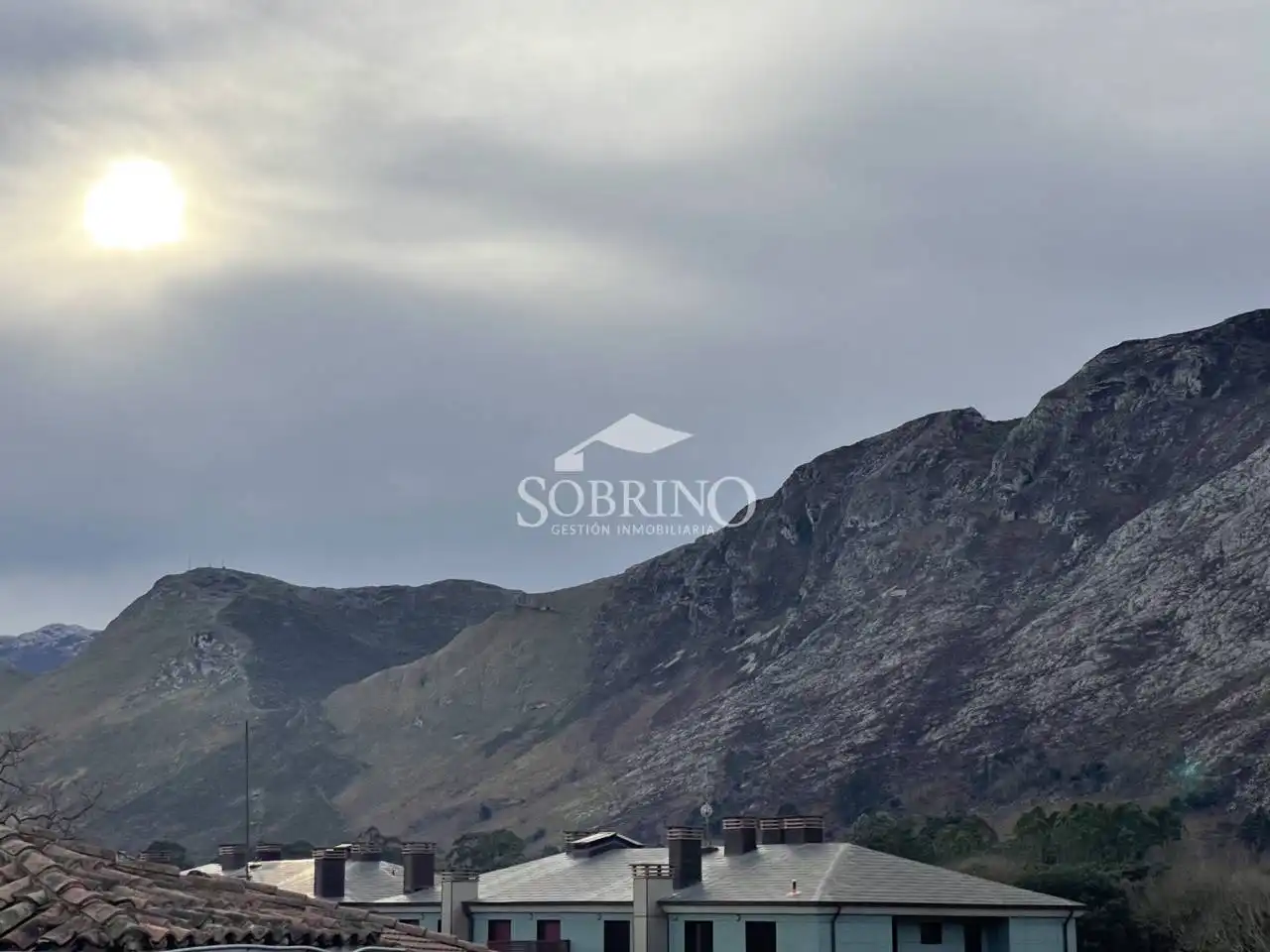 Vista exterior de Piso en venta en Llanes con Calefacción