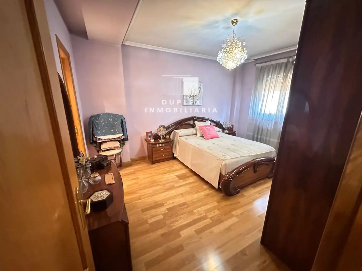 Habitación de Casa adosada en venta en Cuenca con Calefacción, Terraza y Amueblado