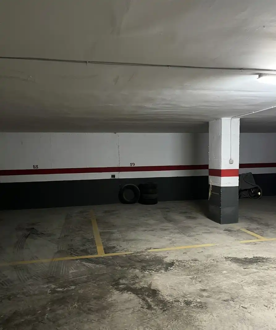 Parking de Piso de alquiler en Valencia con Aire acondicionado, Calefacción y Parquet