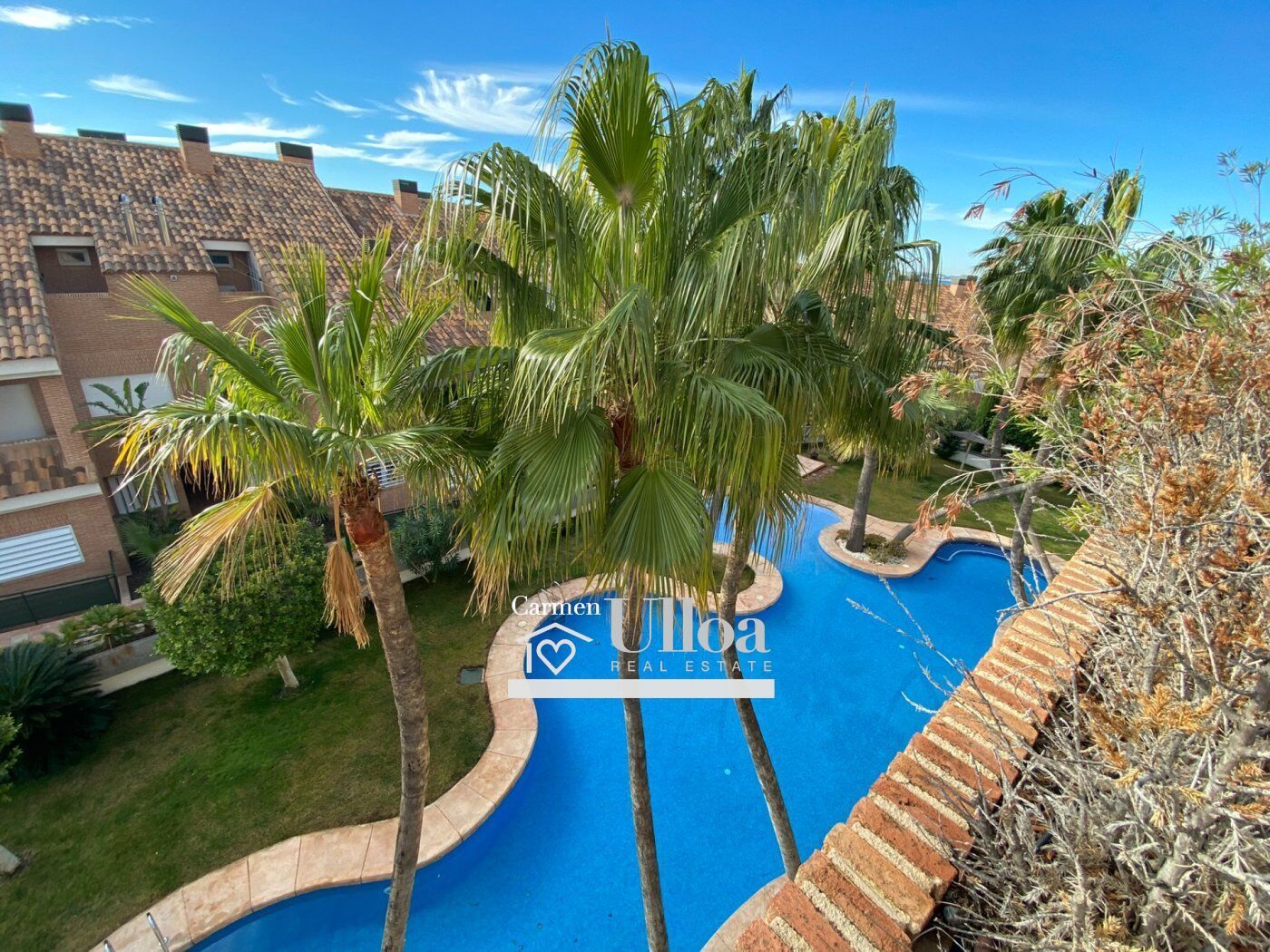 Vista exterior de Casa adosada en venda en Alicante / Alacant amb Aire condicionat, Calefacció i Jardí privat