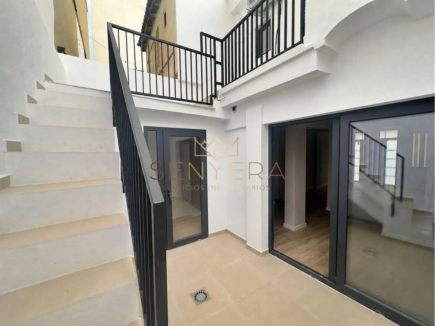 Casa adosada en venda en Valencia amb Aire condicionat, Parquet i Terrassa