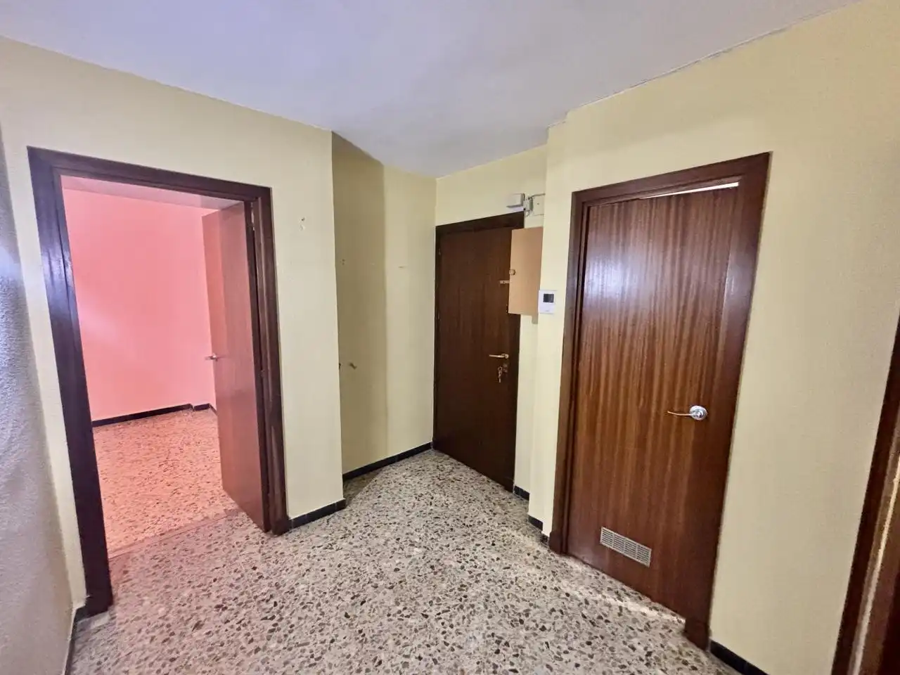 Flat for sale in Zaragoza  with Heating