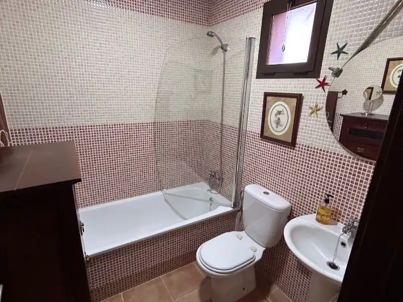 Baño de Piso en venta en Águilas con Aire acondicionado, Terraza y Balcón