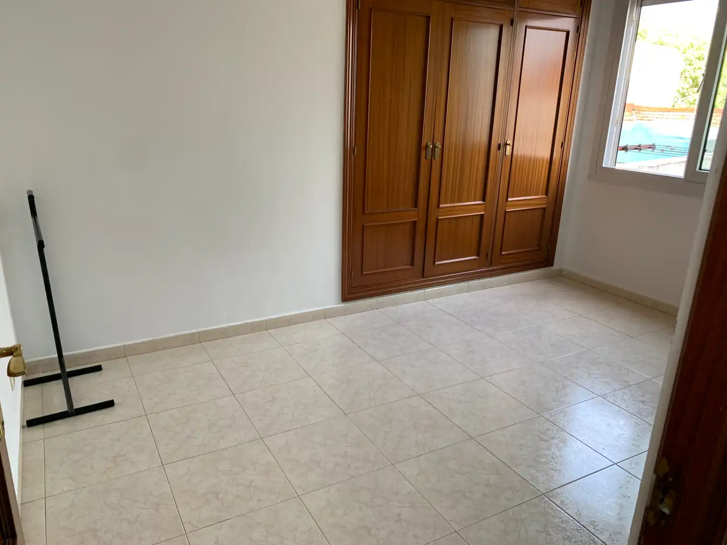 Bedroom of Flat for rent in Madrid  with Oven and Washing machine